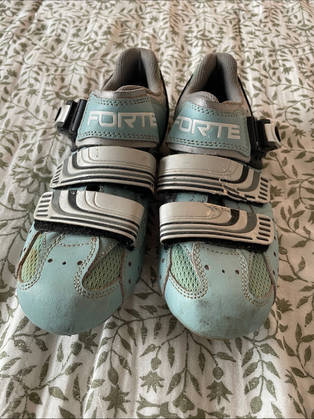 Forte Kids Cycling Shoes in Teal and Gray